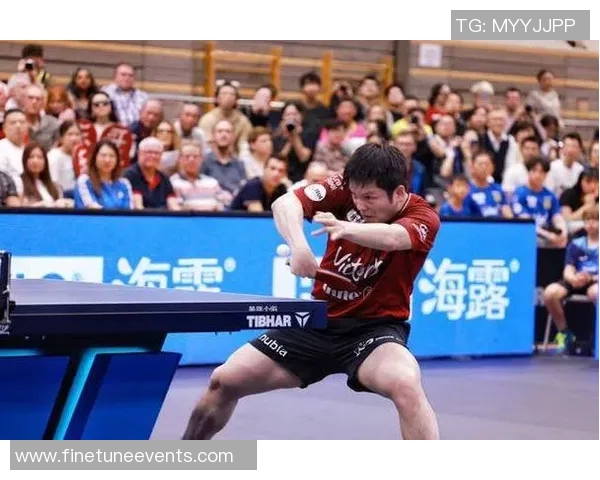 在英国街头偶遇足球明星的奇妙瞬间与粉丝互动的温馨故事