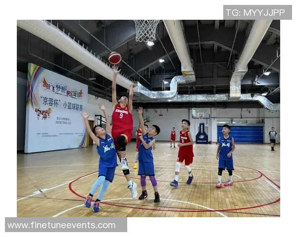 成都篮球队整体压制革新探索与发展路径的深度剖析与展望 成都篮球队整体压制革新探索与发展路径的深度剖析与展望