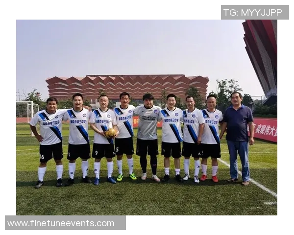 成都足球队在足球配合排行榜中荣登第六名展现出色团队实力 成都足球队在足球配合排行榜中荣登第六名展现出色团队实力