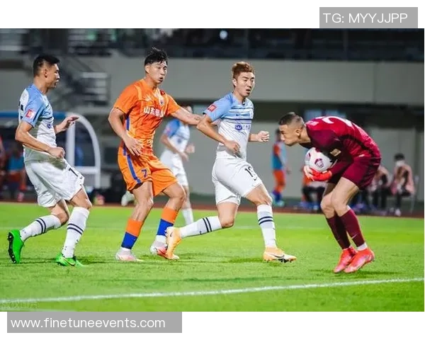 西安篮球队战术引发热议球迷与专家各执己见探讨球队未来发展方向