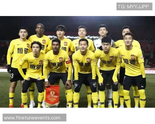 足球明星的奋斗历程与成功秘诀值得我们学习与借鉴 足球明星的奋斗历程与成功秘诀值得我们学习与借鉴