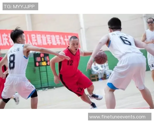 重庆篮球队在邀请赛中以56分稳居积分榜首位，展现强劲实力